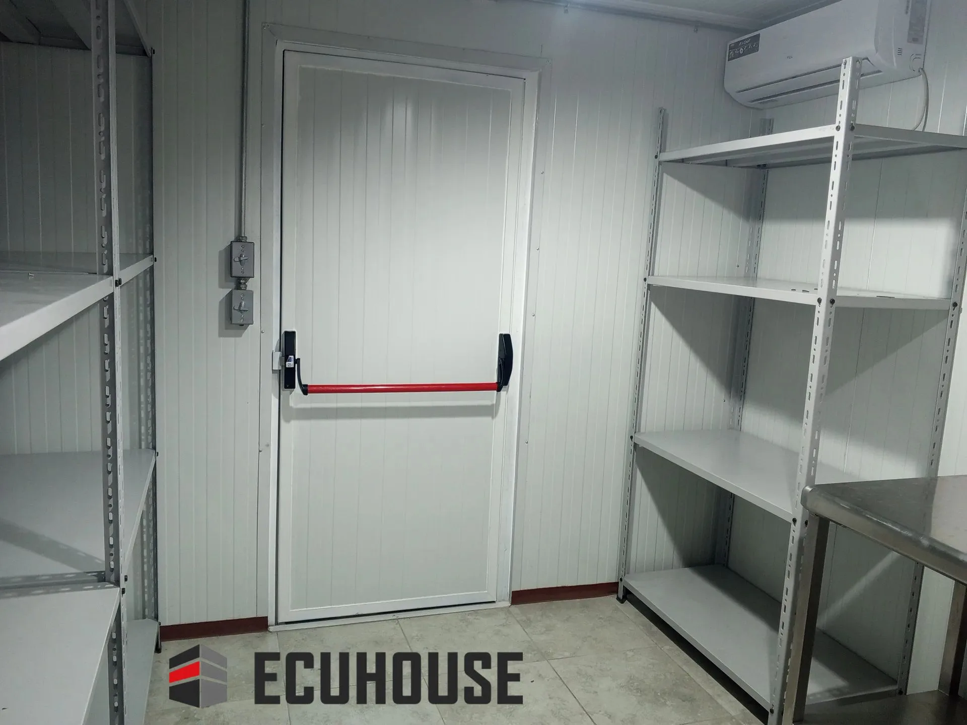 Camper Laboratorio usos específicos de análisis y estudio elaborado por ECUHOUSE — imagen 9
