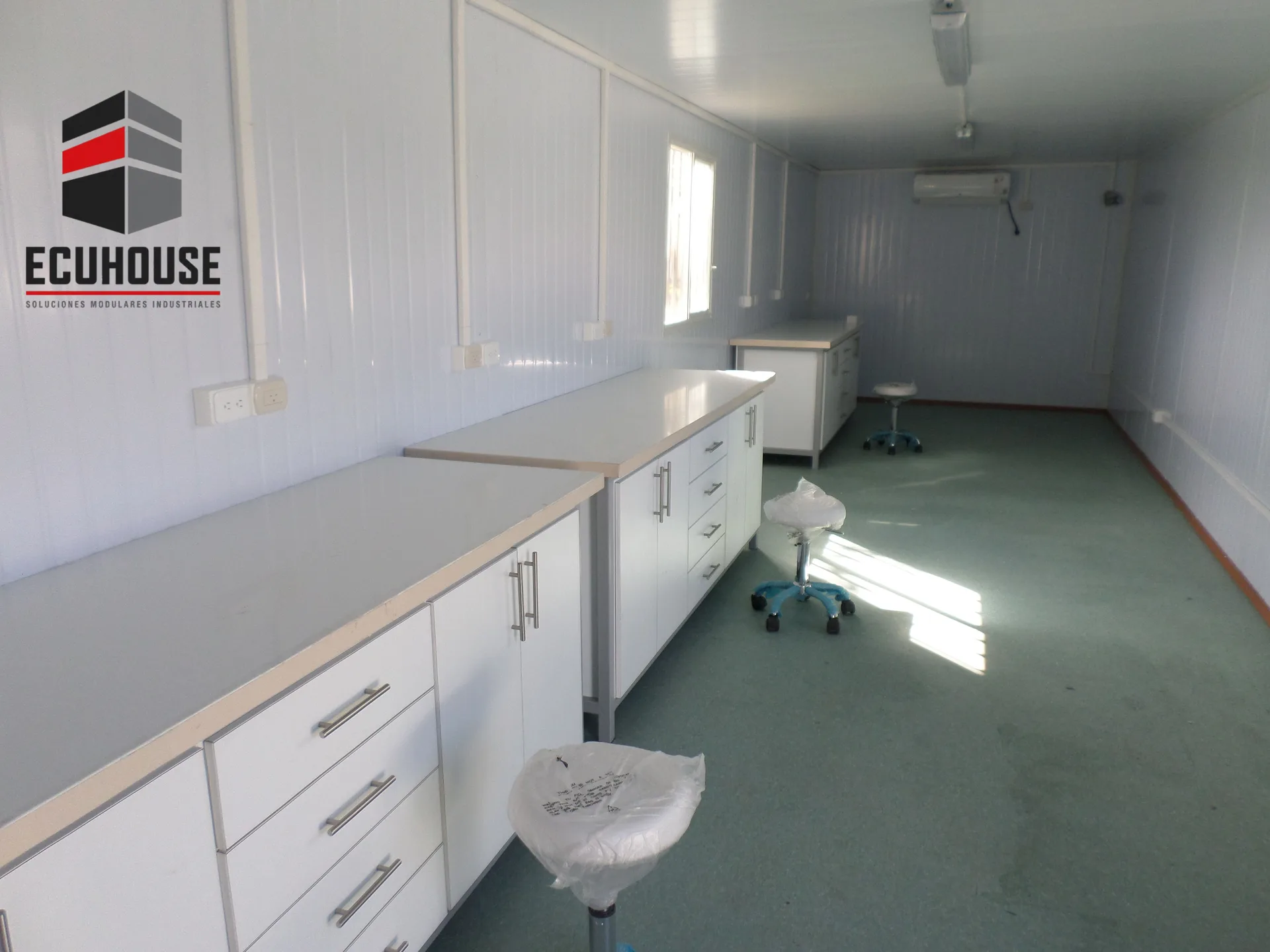 Camper Laboratorio usos específicos de análisis y estudio elaborado por ECUHOUSE — imagen 4